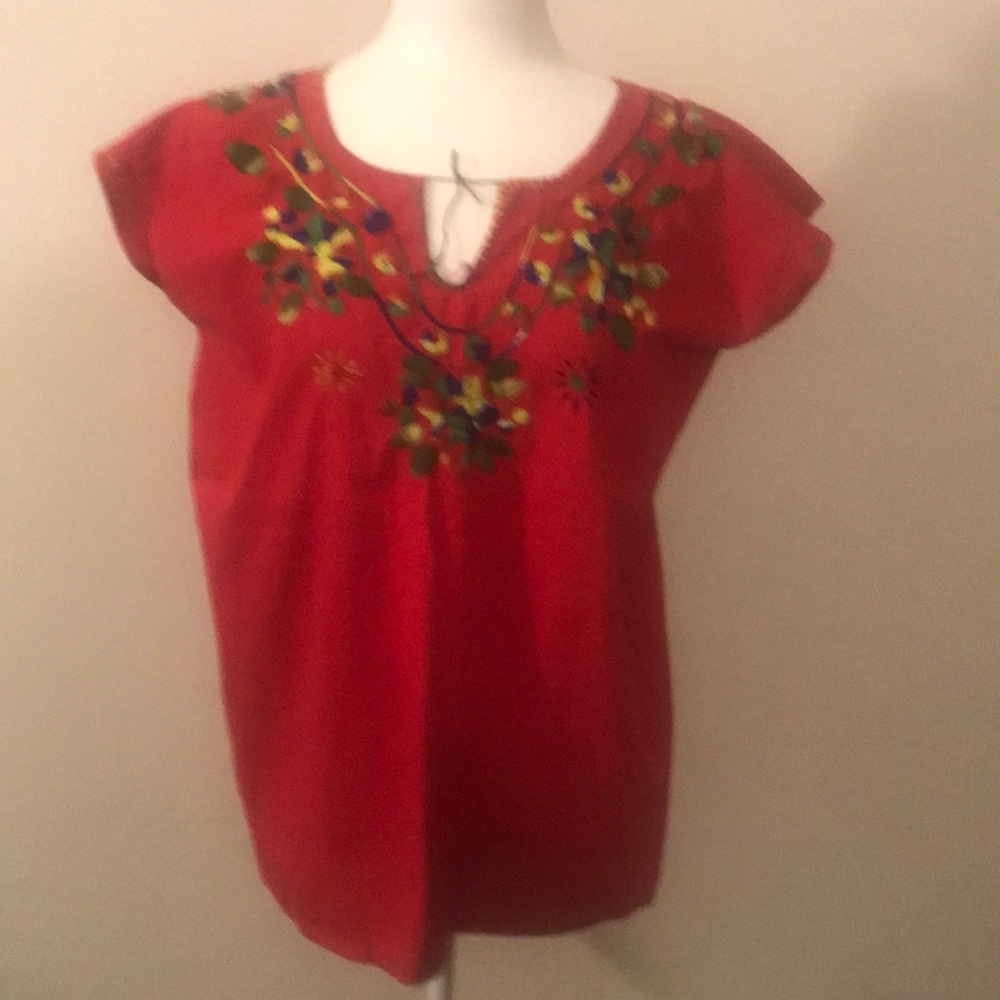 Typical Mexican Womenś  Handmade Blouse Embroidered in Manta Cotton, Size S